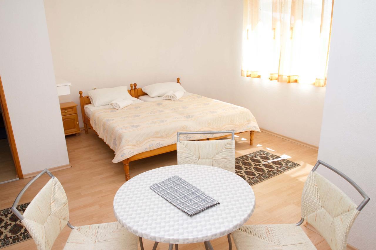 Guest House Sokratovi Обзор Экстерьер фото